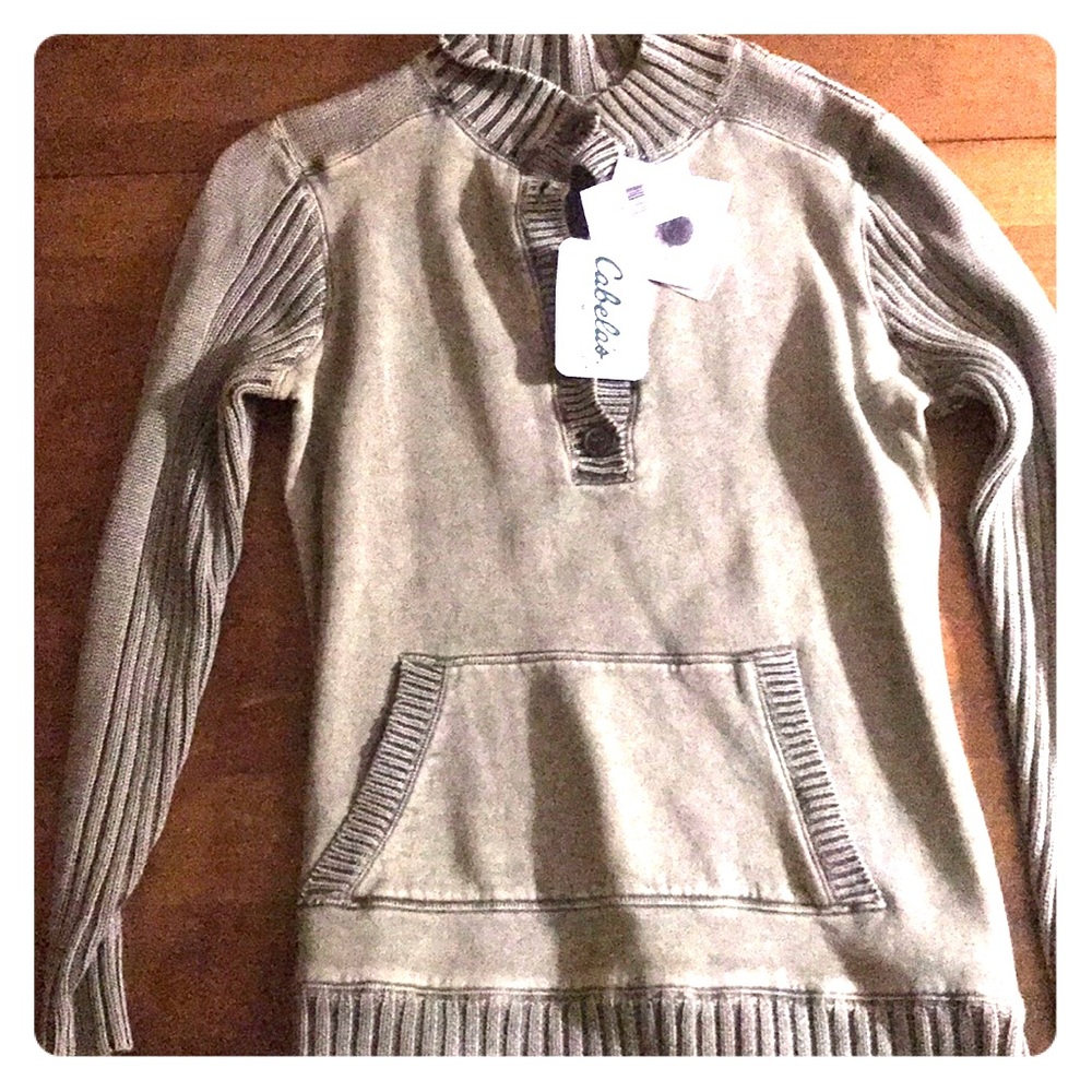 Brand new sweatshirt Cabellas